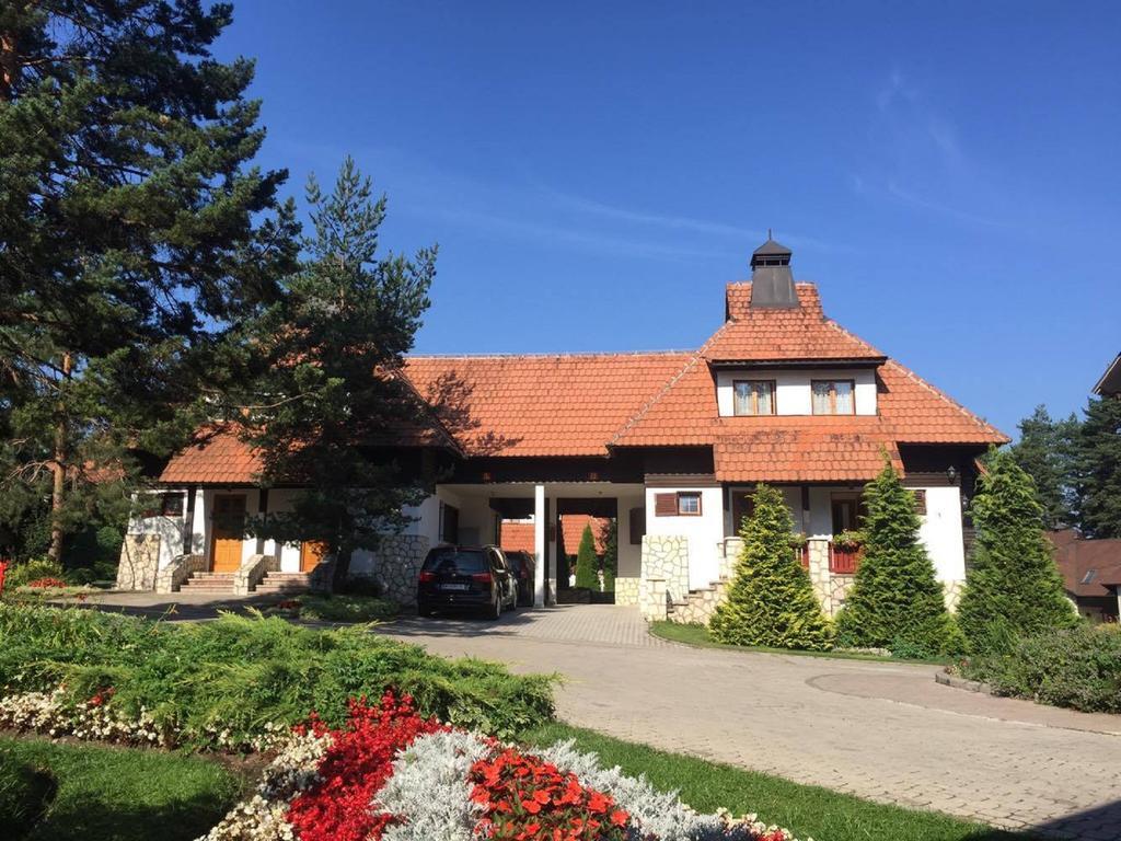 Kraljevi Konaci - Najam Kuca Na Zlatiboruアパートメント エクステリア 写真